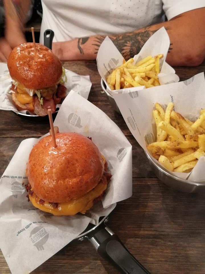 42670955_10217988254723312_4495974862124220416_n